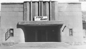 wide angle view of Last Resort front entrance.